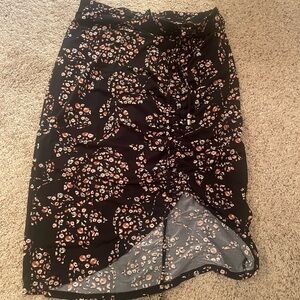 White House Black Market Black Floral Pencil Skirt